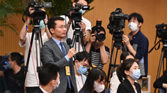 新华社记者